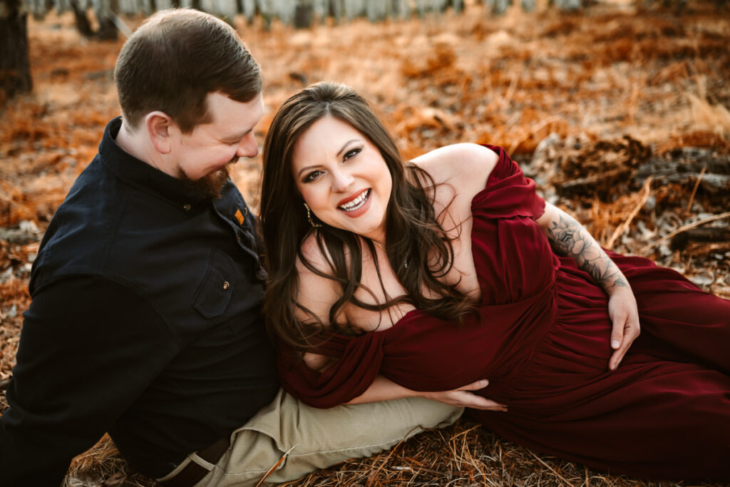 Maternity session in flagstaff Arizona in the aspen trees.